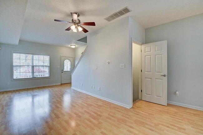 Building Photo - 1407 E New York St