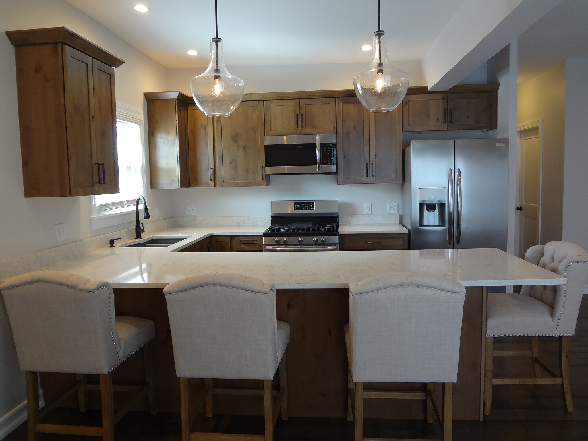 Building Photo - 711 E 3rd St