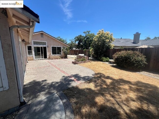 Building Photo - 3033 Mills Dr