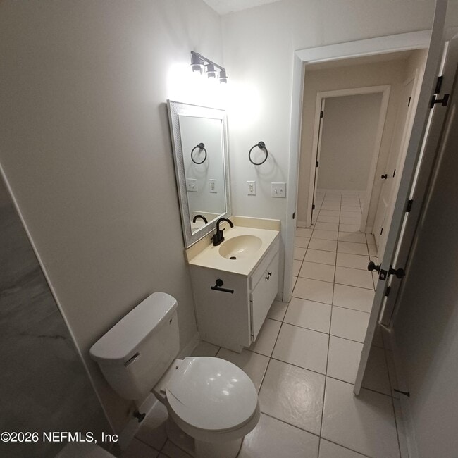 Building Photo - 253 Stillwell Ave