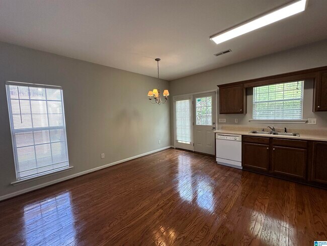 Building Photo - 1103 Castlemaine Dr