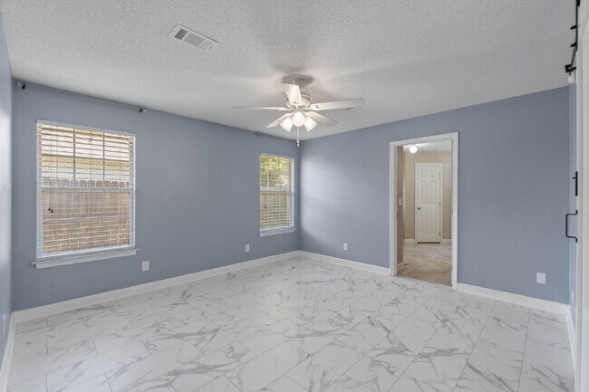 Building Photo - 7968 Lola Cir