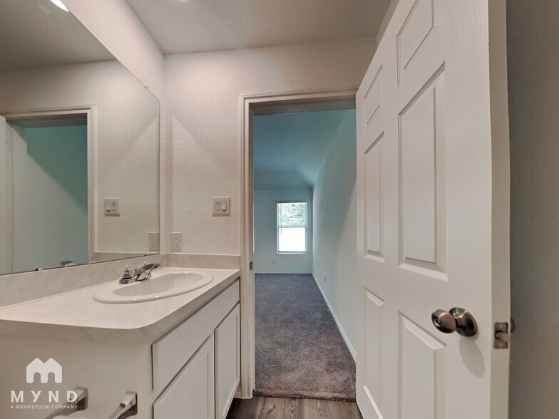 Building Photo - 17584 Rosewood Manor Ln