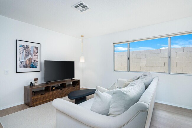 Building Photo - 53680 Avenida Montezuma