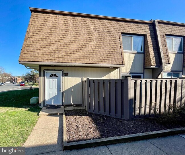 Building Photo - 3808 Joshua Pl