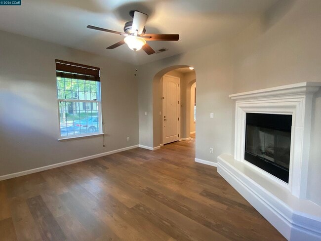Building Photo - 2409 Maidenhair Way