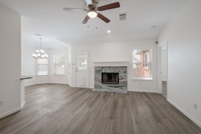Building Photo - Updated 3-Bedroom Home with Spacious Backyard