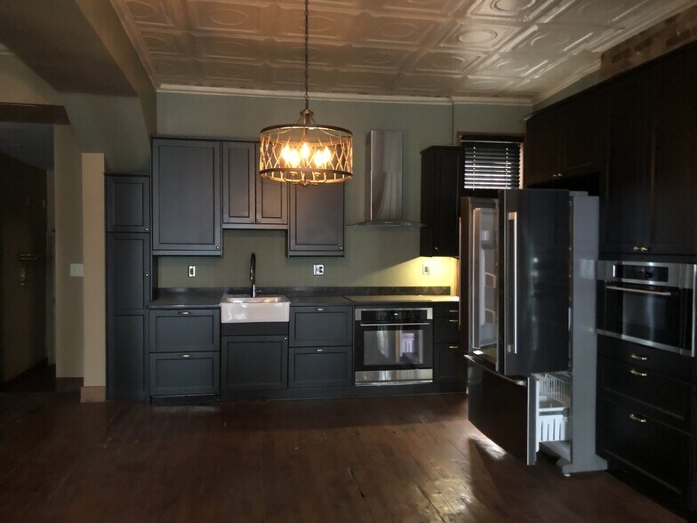 Building Photo - 2222 E Carson St