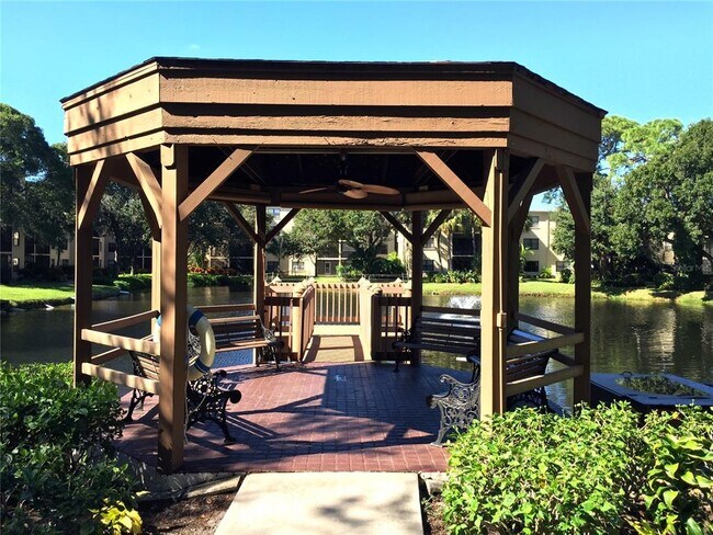 Building Photo - 315 30th Ave W