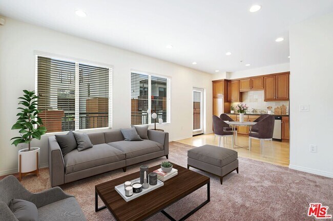 Building Photo - 6020 S Seabluff Dr