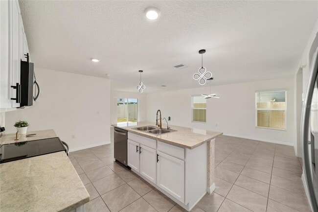 Building Photo - 8741 SW 45th Ct