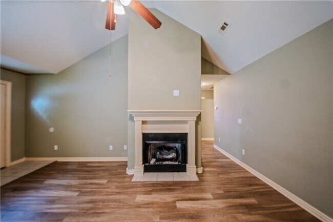 Building Photo - 288 Copper Oaks Dr