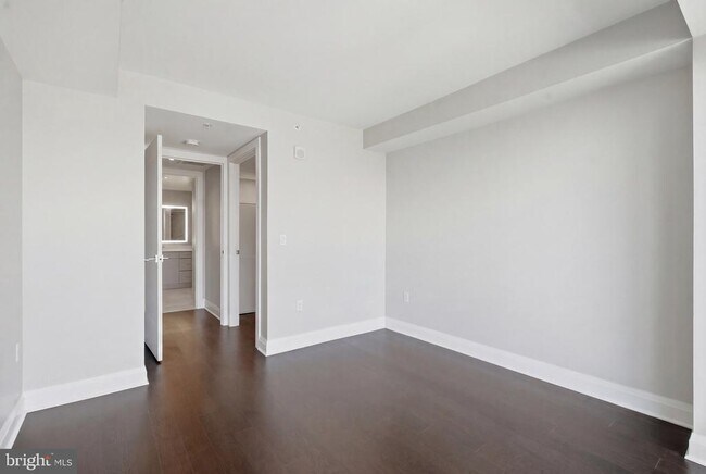 Building Photo - 925 N Fairfax St