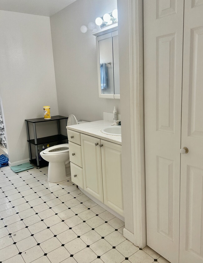 Building Photo - 116 Hanupaoa Pl