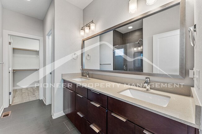 Building Photo - 6996 W Alaska Dr