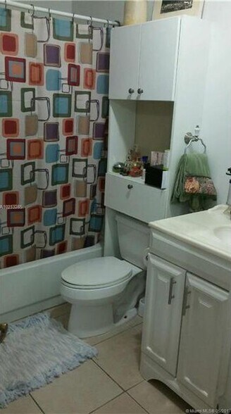 Building Photo - 177 NE 12th Ave