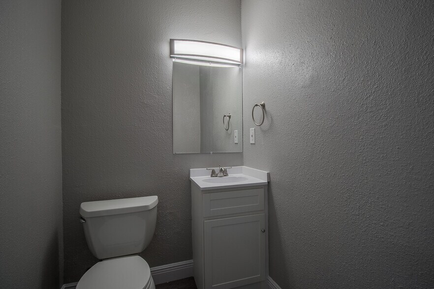 Building Photo - 339 Park Row Ave 1-4