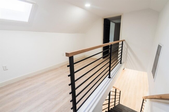 Building Photo - 1402 Bayou Shore Dr