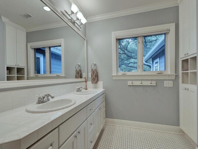 Building Photo - 5018 Shoal Creek Blvd