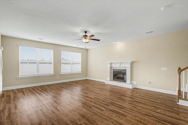 Building Photo - 4 Bed/3.5 Bath Home in The Palms at New Hampstead