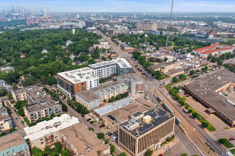 Building Photo - 2650 University Ave W