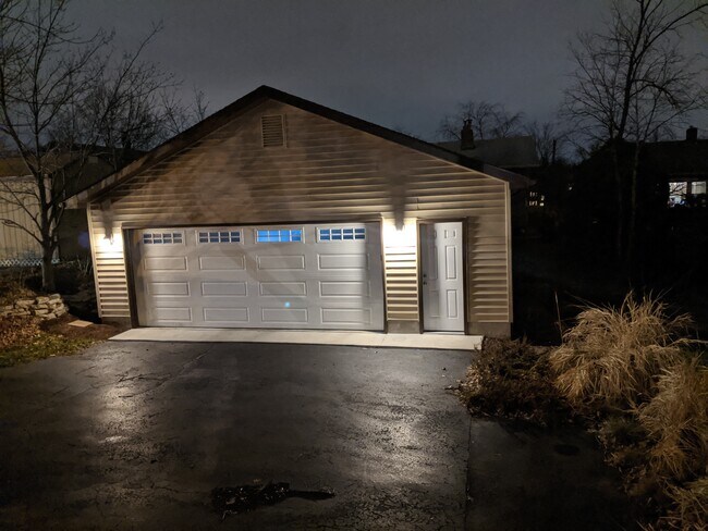 Building Photo - 7317 Lohmeyer Ave