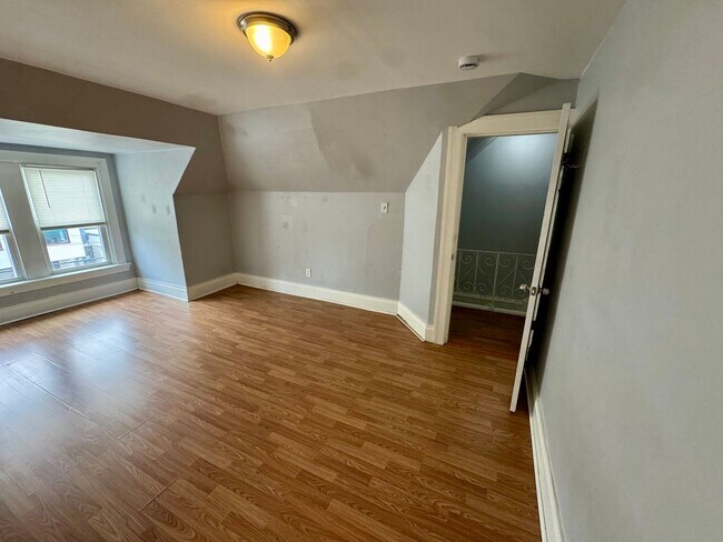 Building Photo - 1810 Brownsville Rd