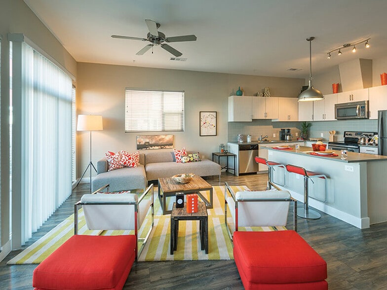 Primary Photo - SB1K