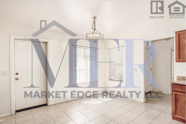 Building Photo - 3Bed/2Bath House at Buckeye/75th Ave! Ready for Immediate Move-In!