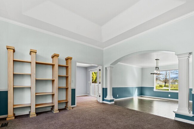 Building Photo - Parkside Paradise: Spacious 5-Bed Luxury in Hobble Creek