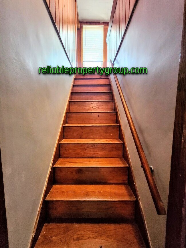Building Photo - New Listing in Fort Wayne
