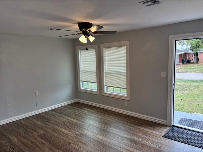 Building Photo - 4769 SE 27th St