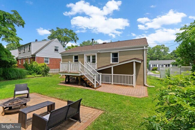 Building Photo - 3904 Lantern Dr