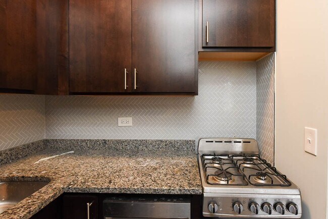 Building Photo - 4854 N Damen Ave