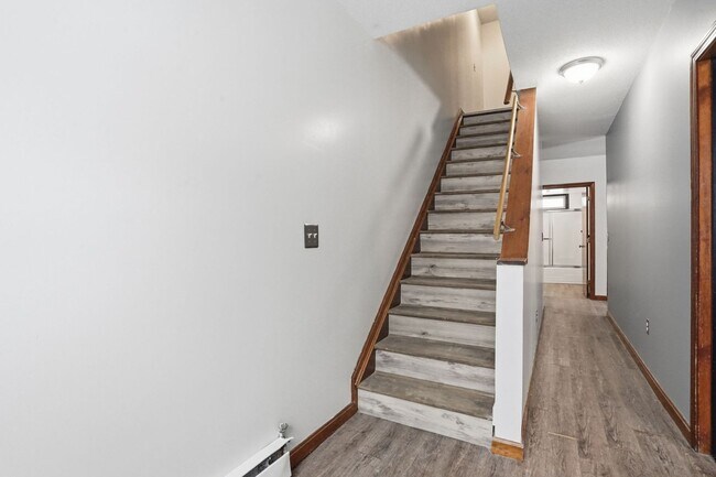 Building Photo - 315 Woronco Rd