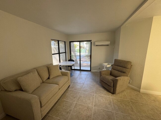 Building Photo - Fully Furnished Ground-Floor Condo with Pool Access!