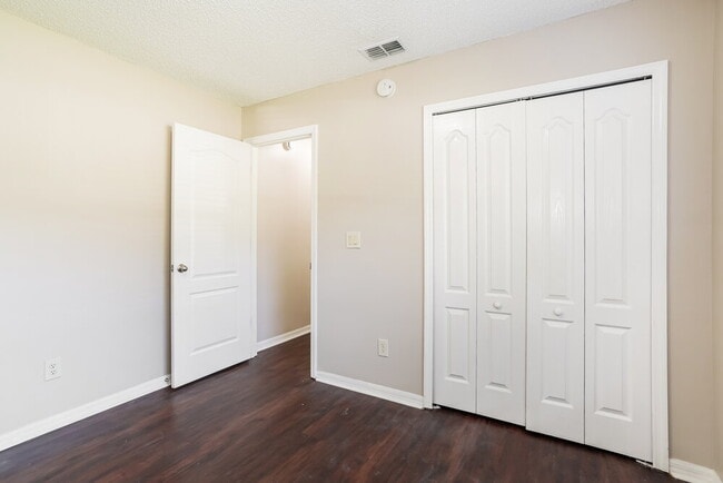 Building Photo - 282 Turtle Dove Dr