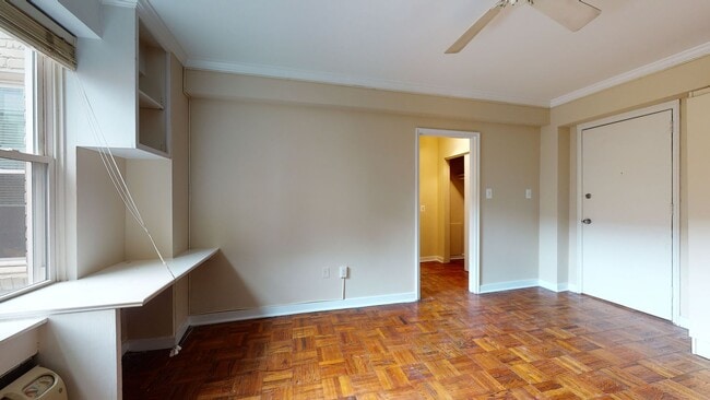Building Photo - Dupont East Studio Apartment W/Private Roo...