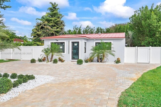 Building Photo - 1815 N 27th Ave