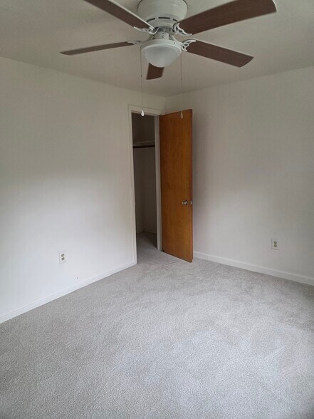 Building Photo - 21635 Moross Rd
