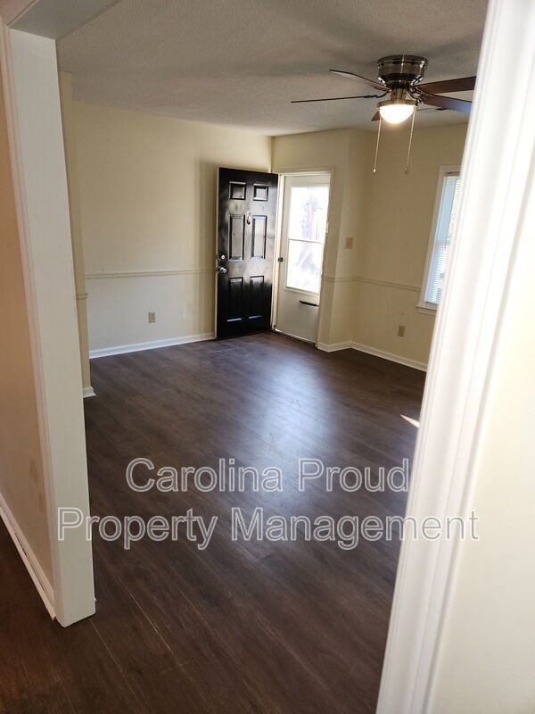 Building Photo - 477 Huntingridge Rd