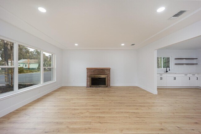 Building Photo - 1535 Hobson Ave