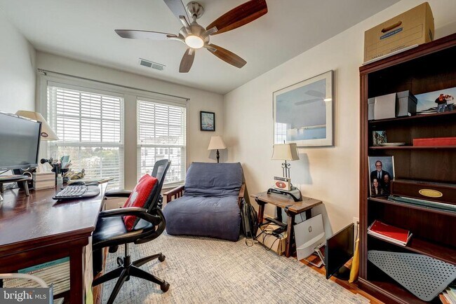 Building Photo - 22644 Amberjack Square