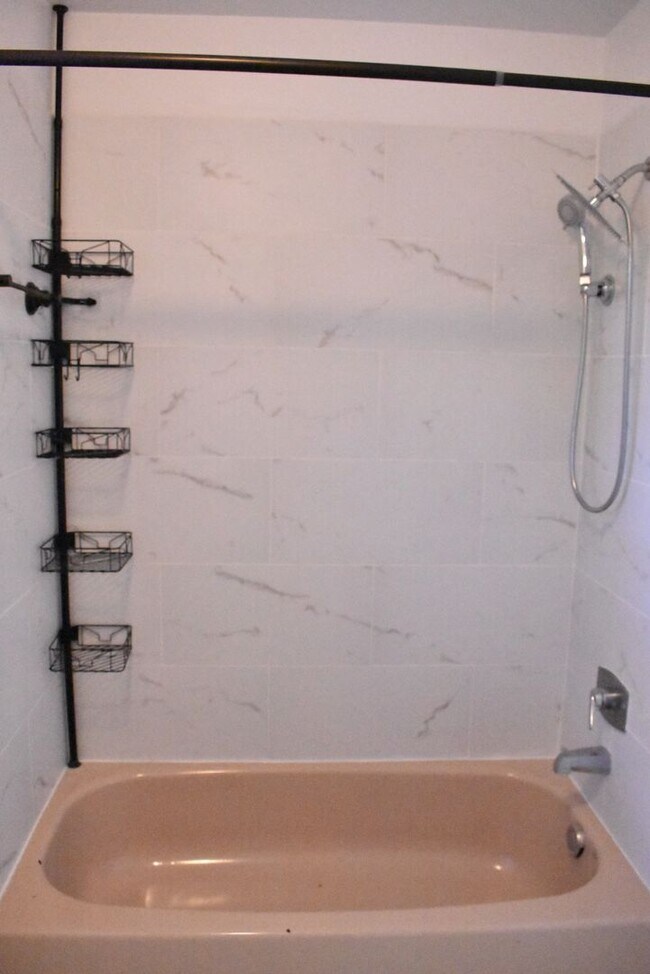 Building Photo - Welcome To Lake Ridge's Finest...