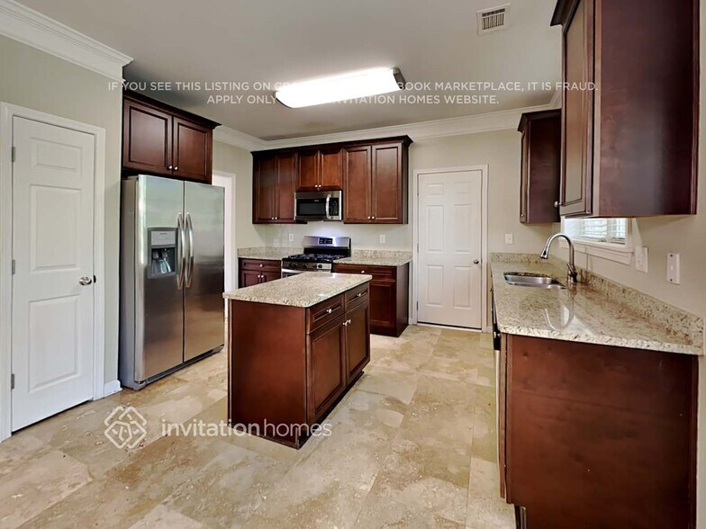 Building Photo - 1613 Babbling Brook Cove