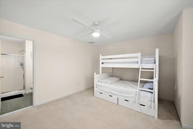 Building Photo - 38259 Lake Dr