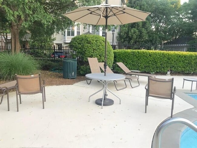 Building Photo - 375 North Highland Avenue Northeast