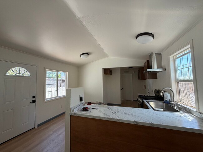 Building Photo - 11346 Violeta St