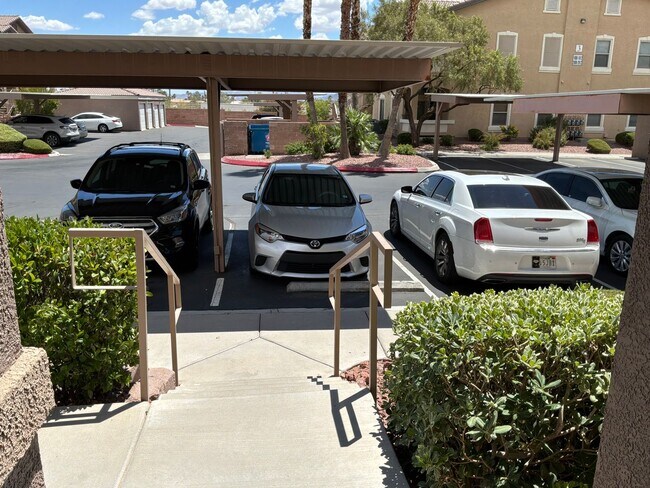 Building Photo - Condo 2 bedroom 2 bathroom Gated Entrance