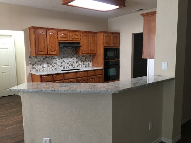 Building Photo - 1809 Eastfork Ln